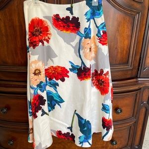 Banana Republic brand new with tags floral skirt, size 6